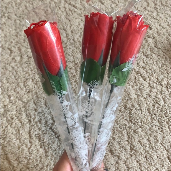 roses with underwear inside! - Picture 3 of 8